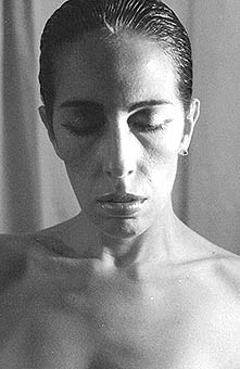 leticia fusilier photographed by ignacio fusilier on deaddrunkdublin.com