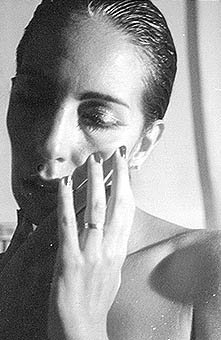 leticia fusilier photographed by ignacio fusilier on deaddrunkdublin.com